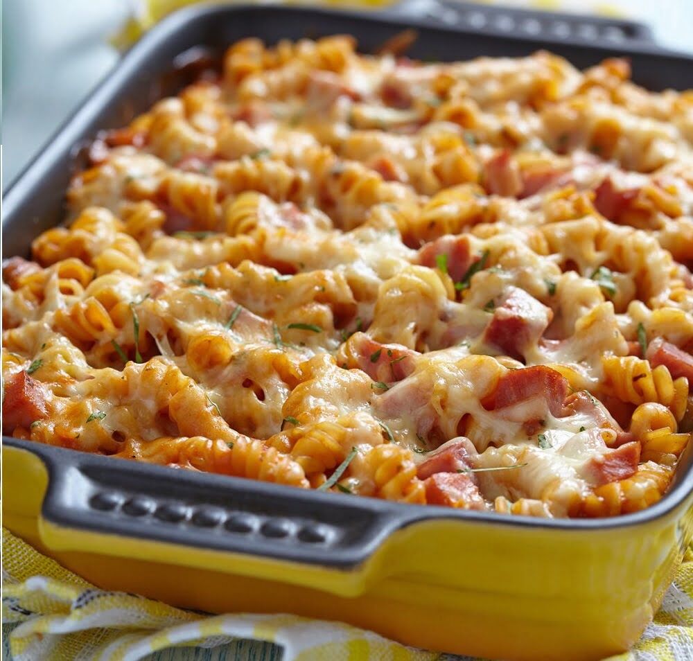 Gratin de macaronis aux légumes et au jambon